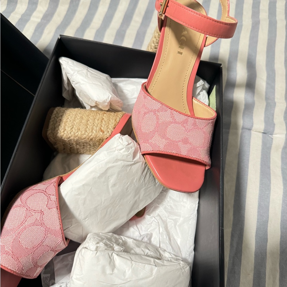 Coach Maddi sandal beautiful like new